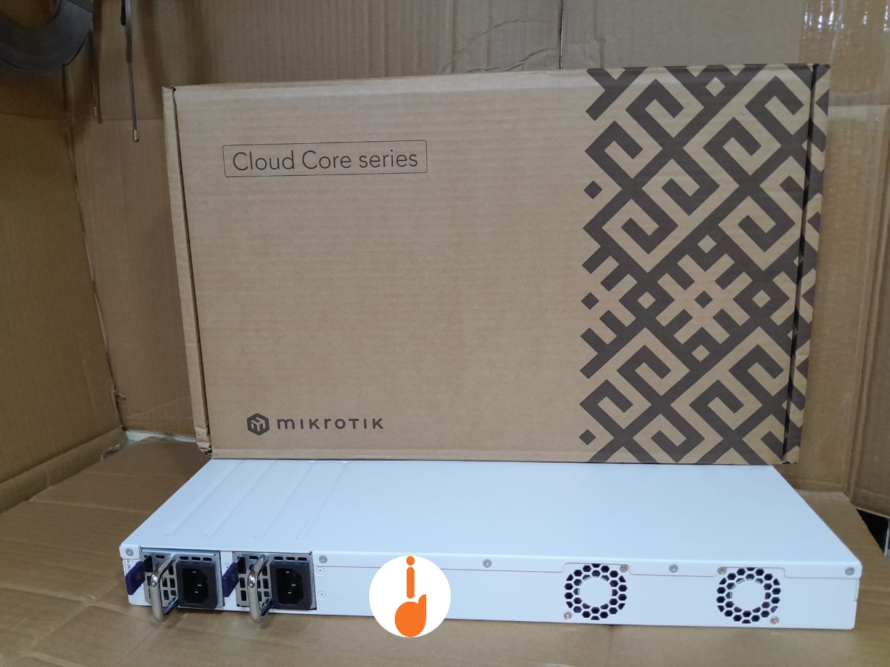 MikroTik Cloud Core Router CRS518-16XS-2XQ-RM: 16x Porte 25Gb SFP28, 2x 100Gb QSFP28, Alimentatori Ridondanti Per Data Center