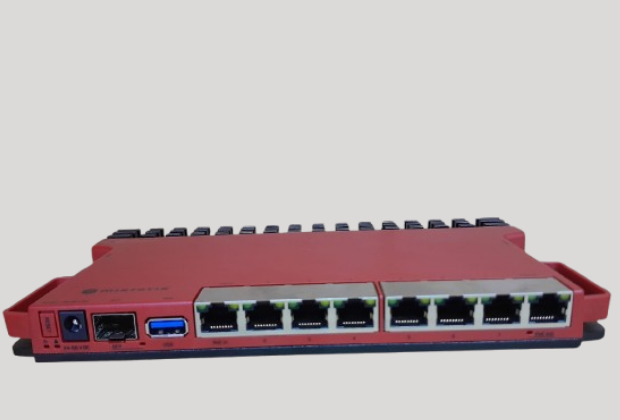 MikroTik L009UiGS-RM rackmount router