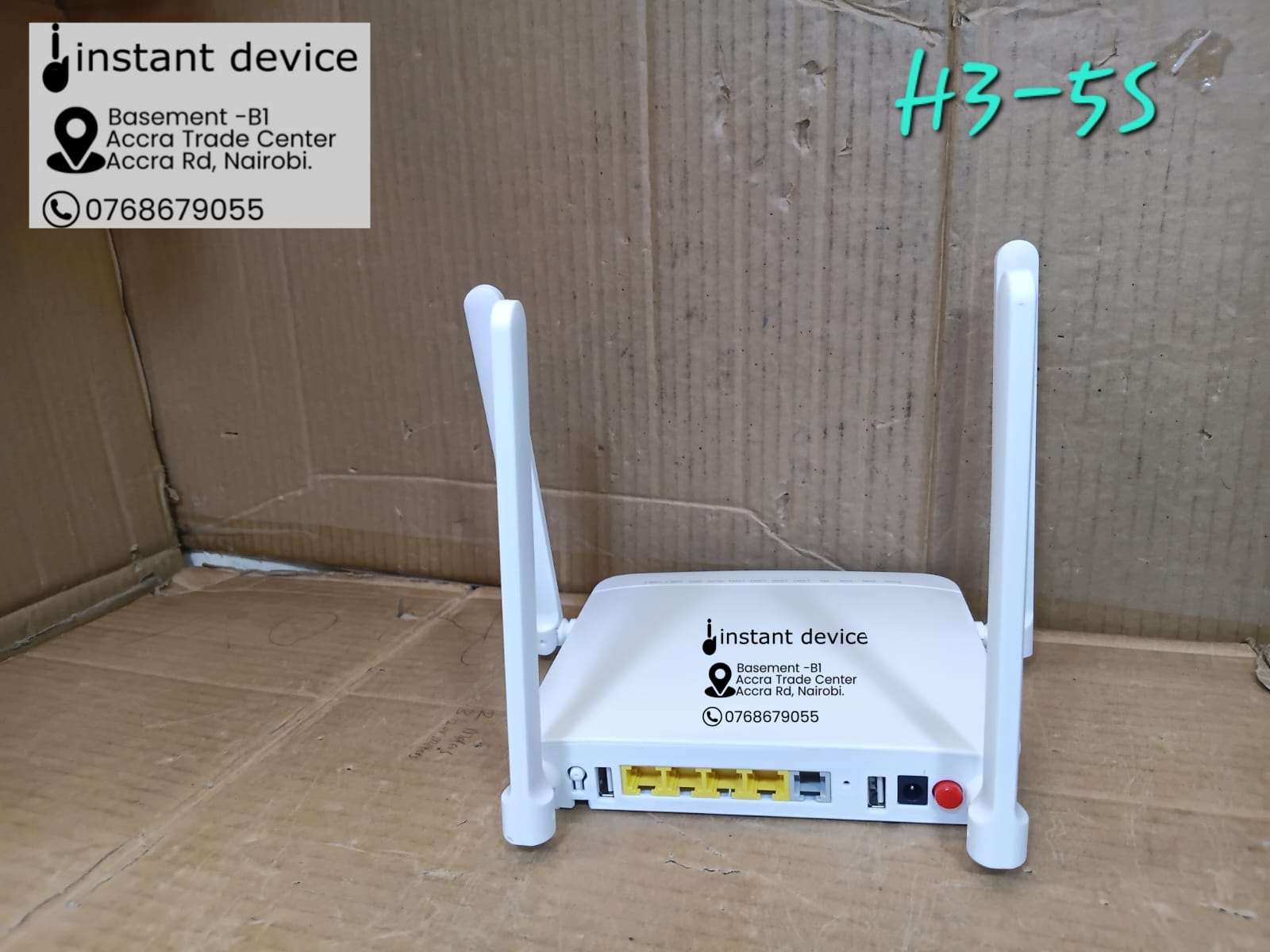 H3-5S dual-band fiber optic router with four external Wi-Fi antennas