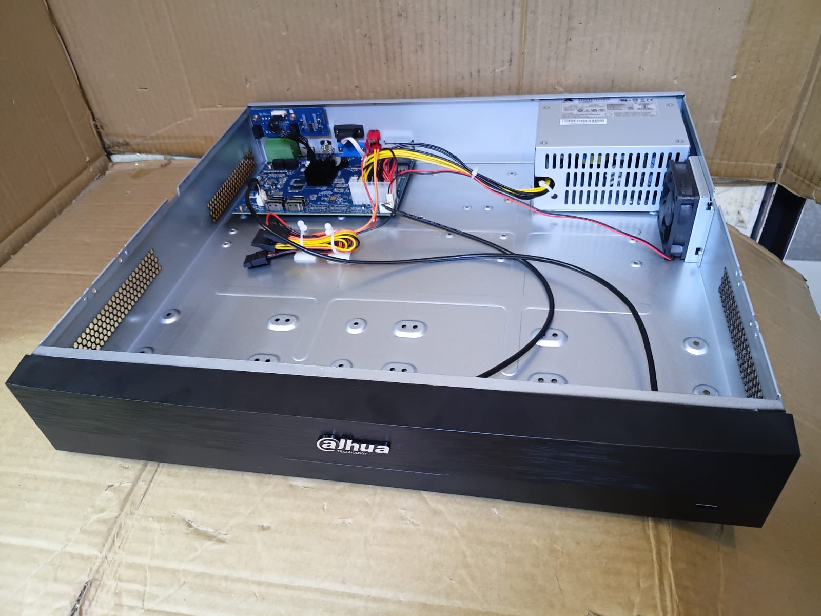 Dahua NVR4432-16P-EI four SATA HDD bay NVR
